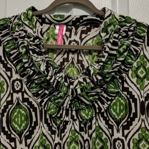 HeartSoul green black white print top Sz L NWOT - Picture 3 of 6